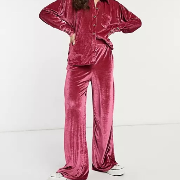 Free People Kit Kat Lounge Velour shirt and wide leg pant in pink - Picture 2 of 11